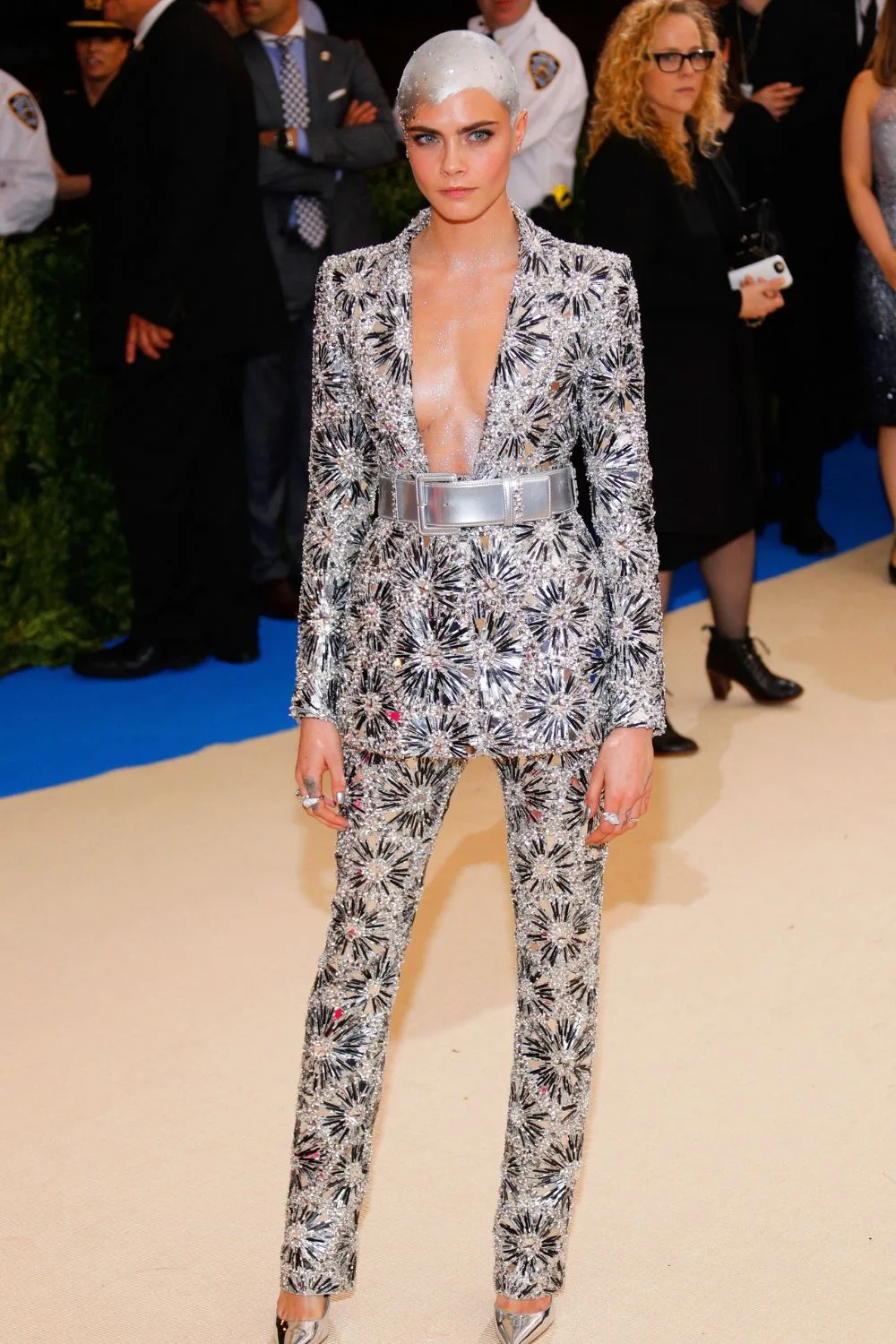 cara_delevigne_met_gala_2017