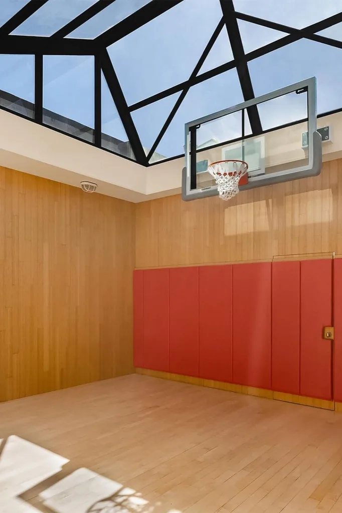 devil-wears-prada-townhouse-for-sale-basketball-court