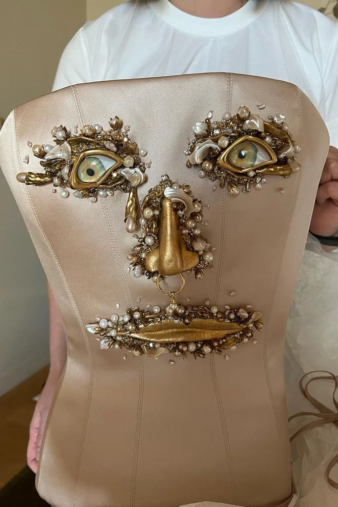 michelle-yeoh-corset