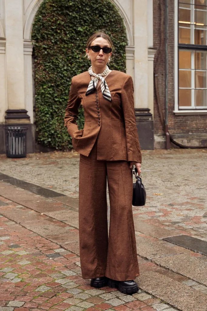 copenhagen-fashion-week-street-style-brown-linen-suit