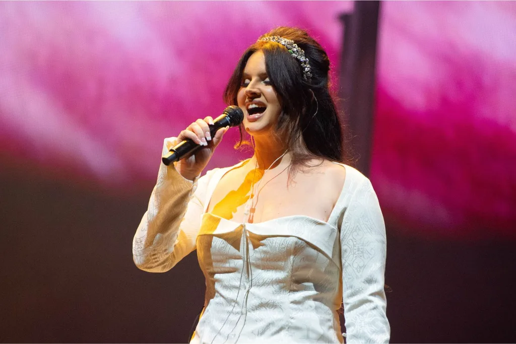 lana-del-rey-glastonbury