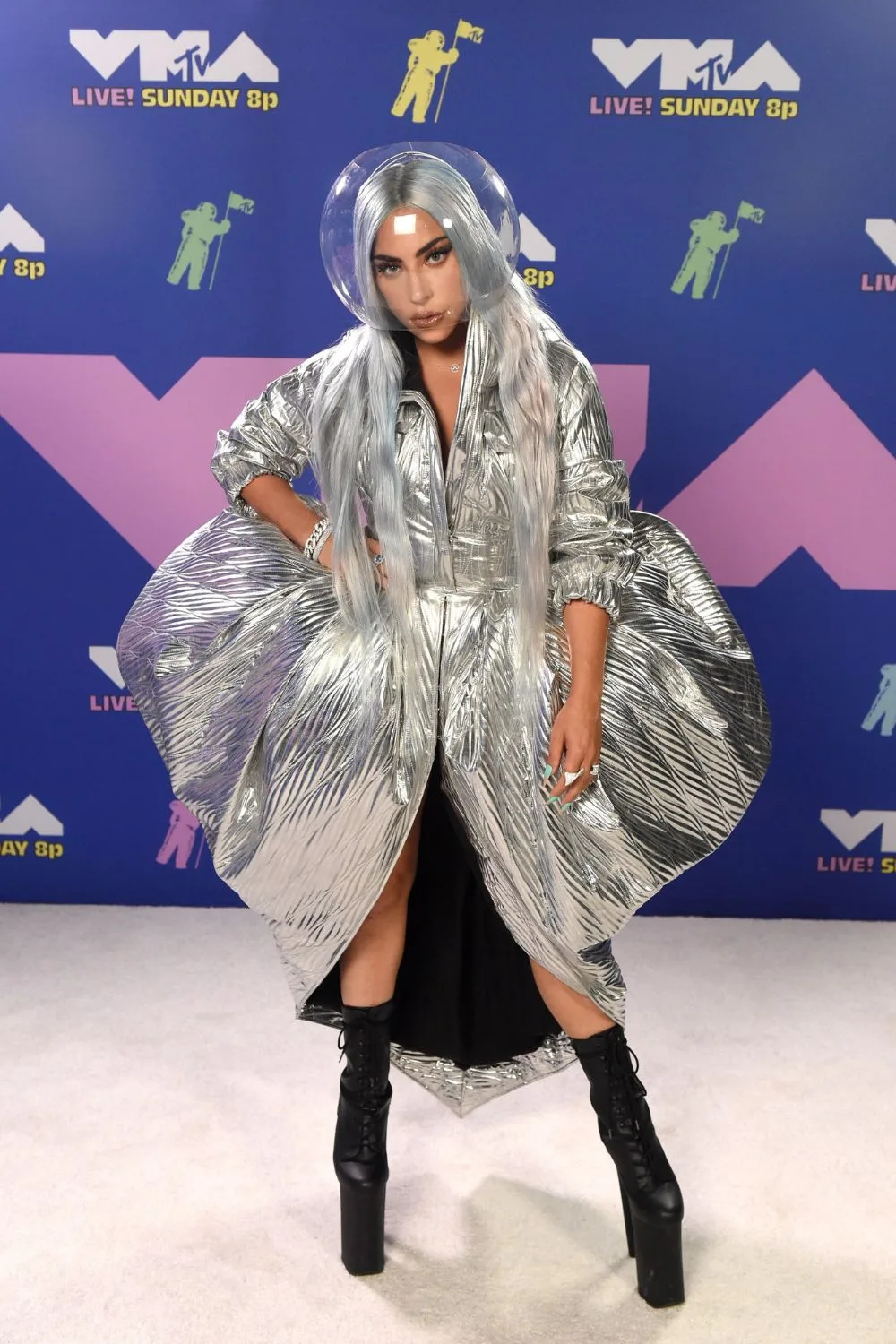 most-outrageous-mtv-vma-outfits