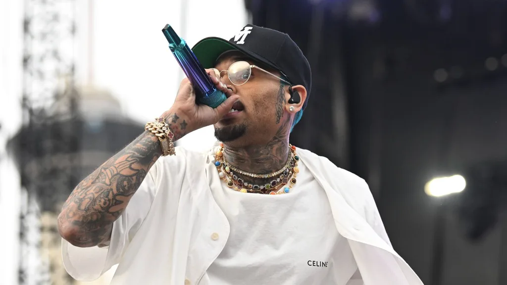 chris-brown-performing-2023