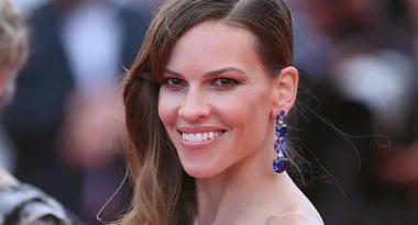 No Actress Is Immune From Hollywood’s Gender Pay Gap… Even Hilary Swank