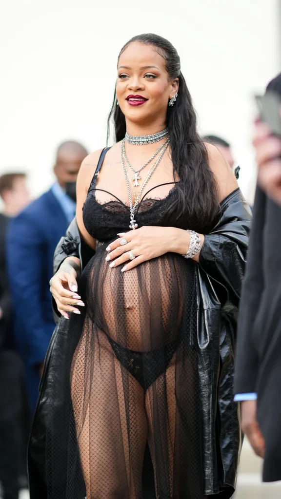 rihanna-pregnant