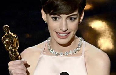 Anne Hathaway Faked Oscars Speech