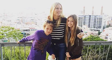 Gwyneth Paltrow And Chris Martin’s Kids Sing On Stage…And They’re Actually Amazing