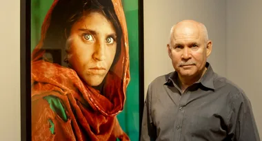 National Geographic Photographer Vows To Help ‘Afghan Girl’