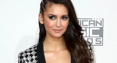 Nina Dobrev Was Asked The Most Ridiculous Question On The AMAs Red Carpet