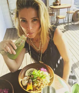 Elsa Pataky has all kinds of smoothies in her life (not just her Hemsworth Husband)