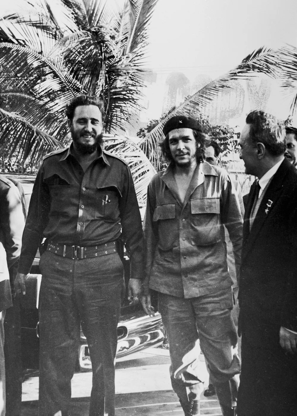 Castro and Che Guevara (centre) greet the Soviet Union’s deputy premier Anastas Mikoyan in 1960.