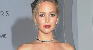 Jennifer Lawrence Has A Princess Bride Moment On The Red Carpet