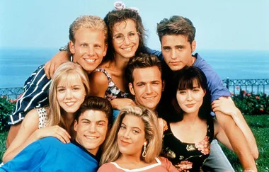 The 7 Best Beverly Hills 90210 Celebrity Cameos You Never Noticed