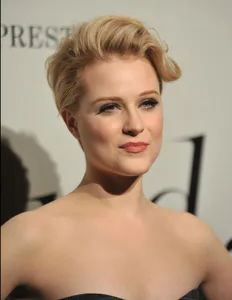 10 Celebrities That Rock Strawberry Blonde | marie claire