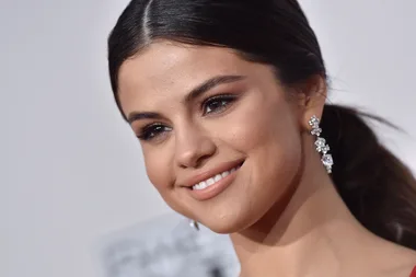 Selena Gomez Just Wore The It-Girl Hairstyle Of The Season