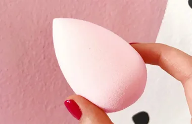 There’s A Genius New Way To Clean Your Make-Up Sponge