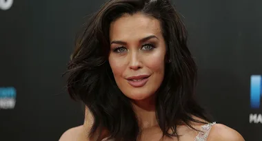 Megan Gale Announces Her Pregnancy With An Instagram Better Than Beyonce’s