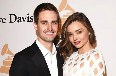 Pregnant Miranda Kerr Reveals Her Growing Baby Bump