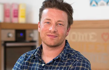 Jamie Oliver Offers Free Food And Shelter To Victims Of London Burning Building