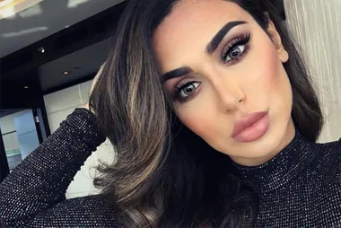 The World’s Top Beauty Blogger Spends SO Much On Make-Up A Month