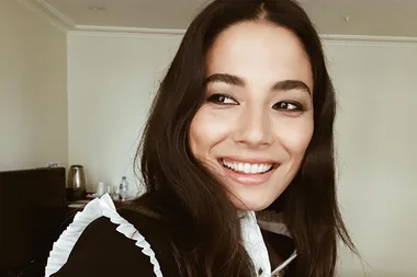 Jessica Gomes’ Facialist Reveals The 1 Surprising Thing That Prevents Under-Eye Ageing