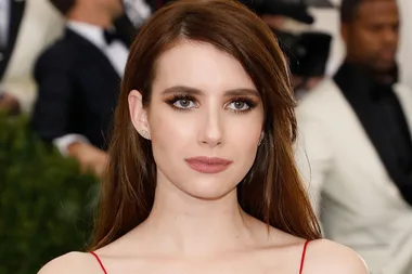 Emma Roberts Has ‘Sunrise Blonde’ Waves Now And We’re Obsessed