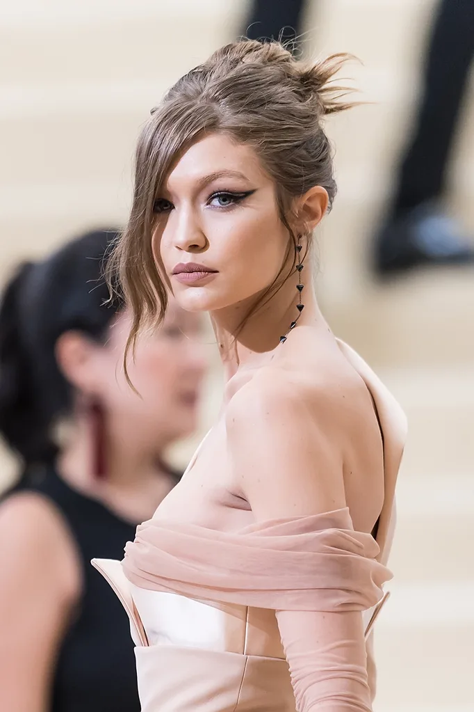 gigi hadid met gala 2017