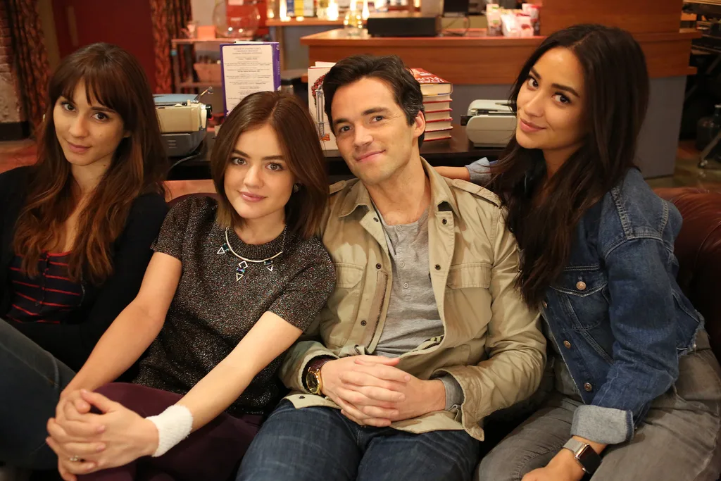 pretty little liars cast