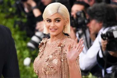 Kylie Jenner Is Wearing A Massive Diamond Ring And The Internet Is Freaking Out