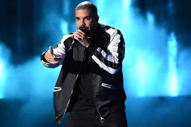 Drake Halts Sydney Concert To Threaten A Fan For Groping Women
