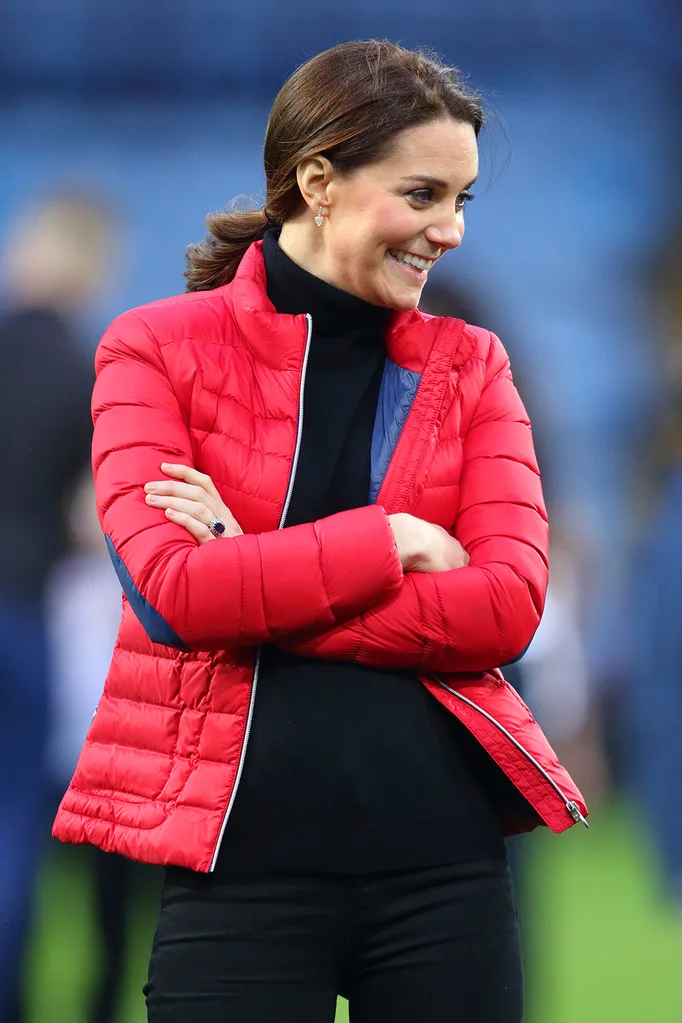 kate middleton baby bump soccer field