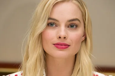 You Have To See Margot Robbie’s Face As Kate Winslet Praises Woody Allen