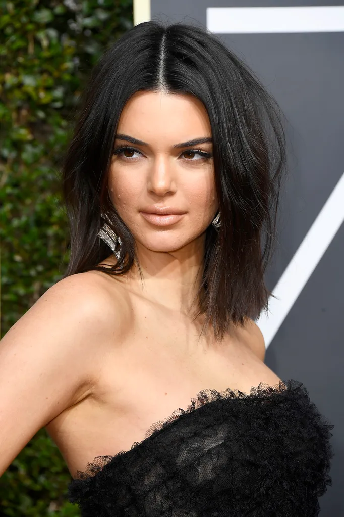 kendall jenner acne golden globes