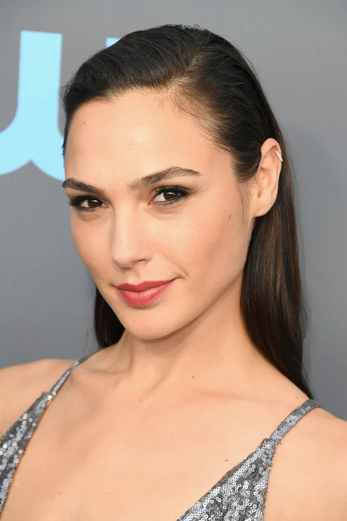 gal gadot critics choice awards