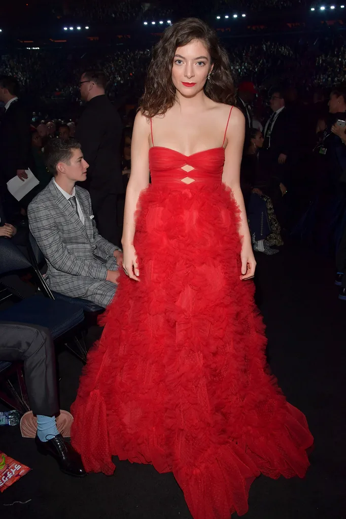 lorde grammys 2018 dress