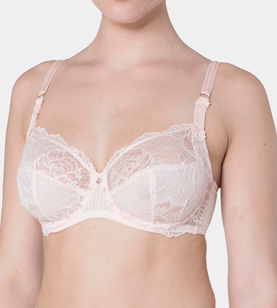 Triumph Peony Lace Florale