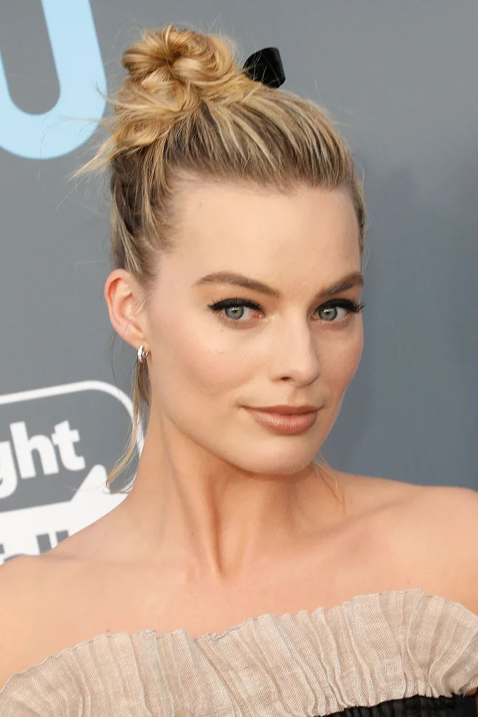 margot robbie updo