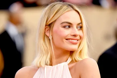 *This* Affordable Product Kept Margot Robbie’s Feet From Hurting At The Oscars