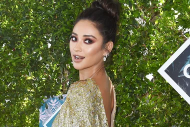 ‘Pretty Little Liars’ Star Shay Mitchell Accused Of Faking Instagram Photos