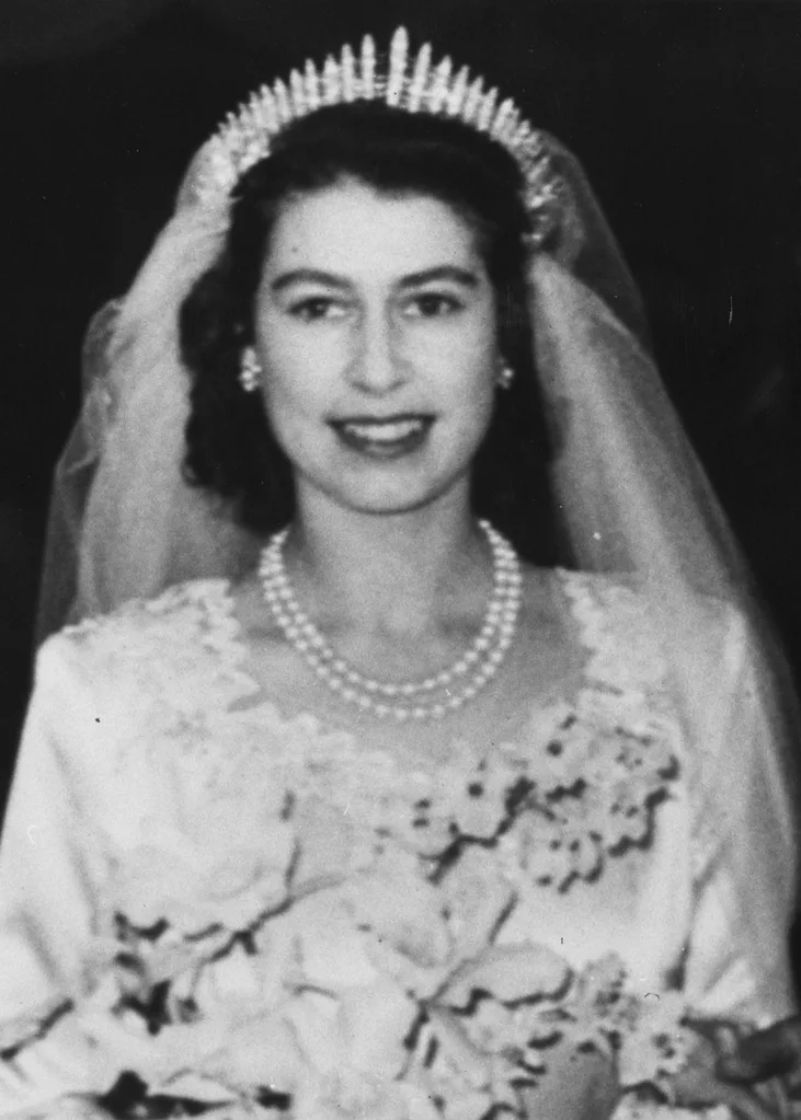 Queen Elizabeth Getting Marrid