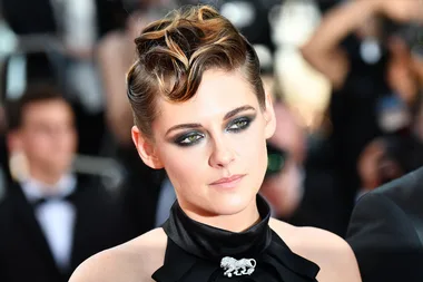 From ‘Twilight’ Grunge To Chanel Muse: Kristen Stewart’s Complete Beauty Evolution