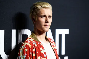 Justin Bieber Pictured Almost In Tears On Phone Call
