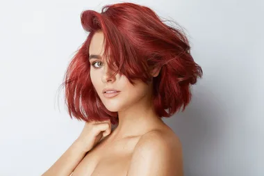 Carissa Walford Gets A Bold Colour Change