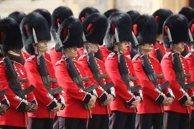 This Is Why You Should Never Mess With The Queen’s Guard