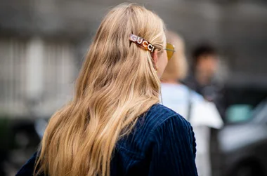 The ’90s Hair Clip Trend is Back for 2018