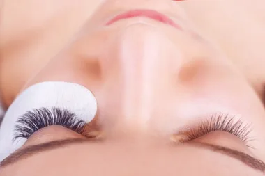 Experts Warn Against The Dangers Of Eyelash And Eyebrow Tinting