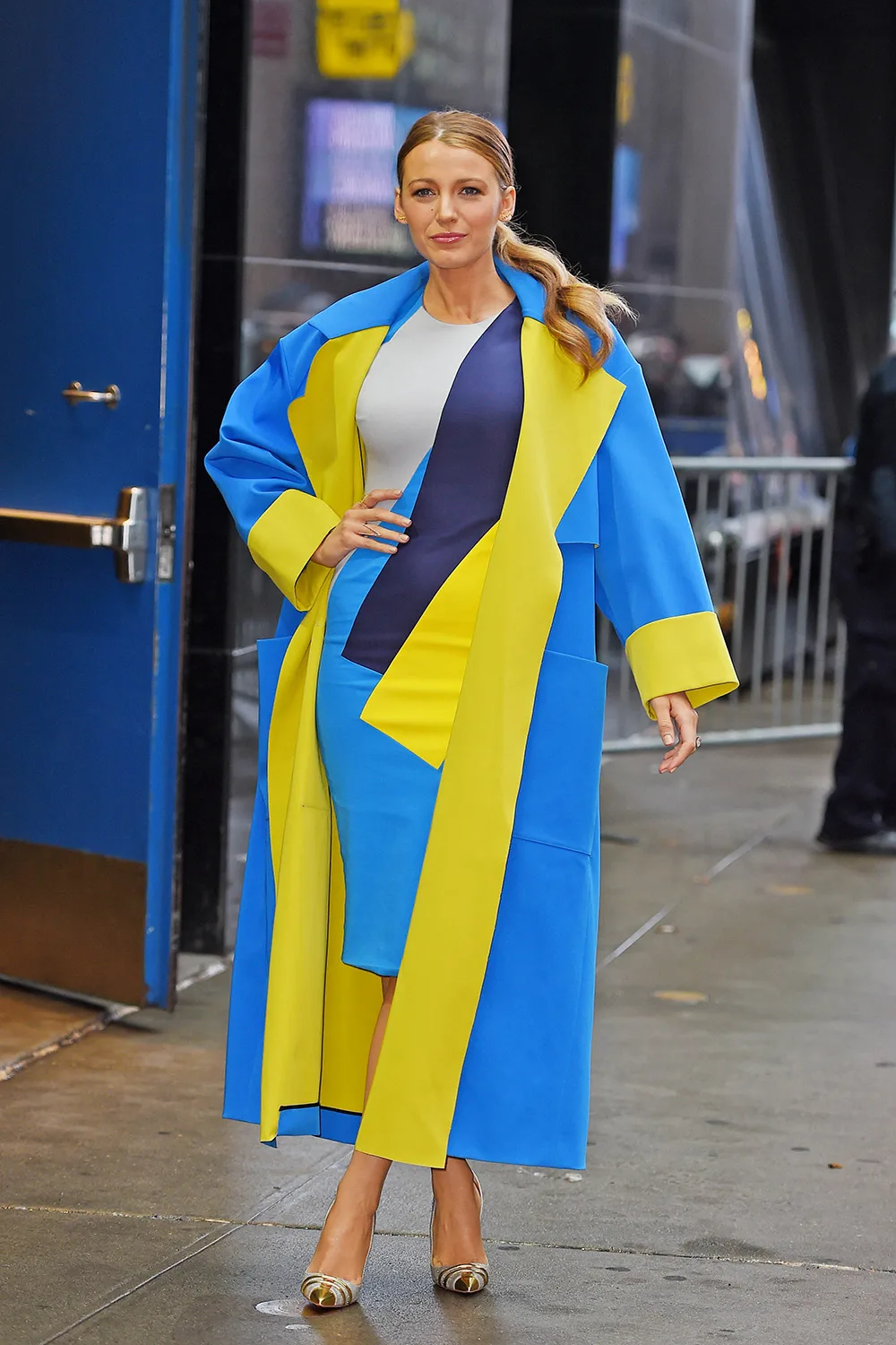 Lively attends the 'Good Morning America' TV Show in April 2015 in a bright blue-and-yellow outfit.