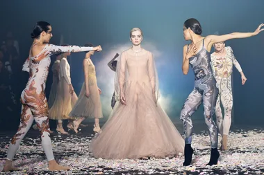 Dior Opens Paris Fashion Week With A Stunning Dance Performance