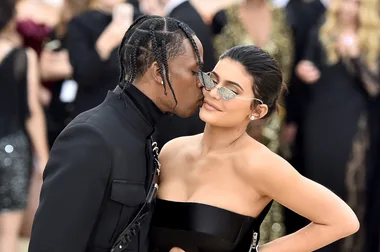 Kylie Jenner And Kim Kardashian React To Travis Scott Fake Cheating Photo