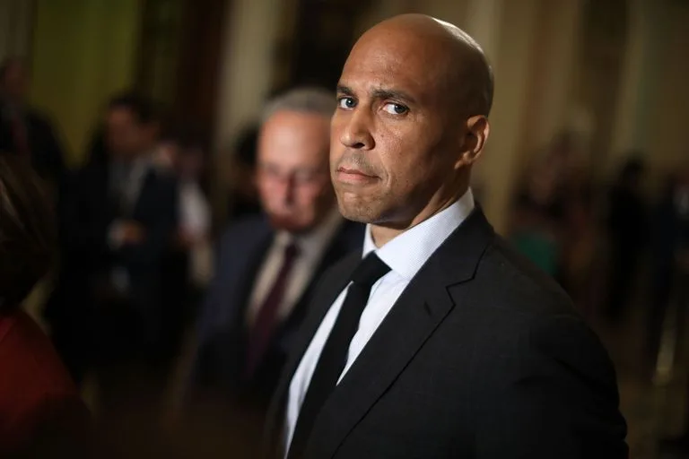 Cory Booker (D)
